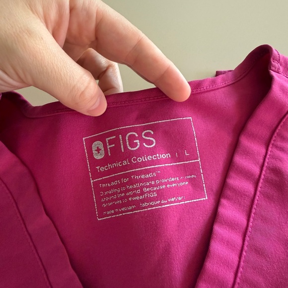 FIGS Raspberry Sorbet Scrub Set with Blue Drawstring- Large - Picture 2 of 5